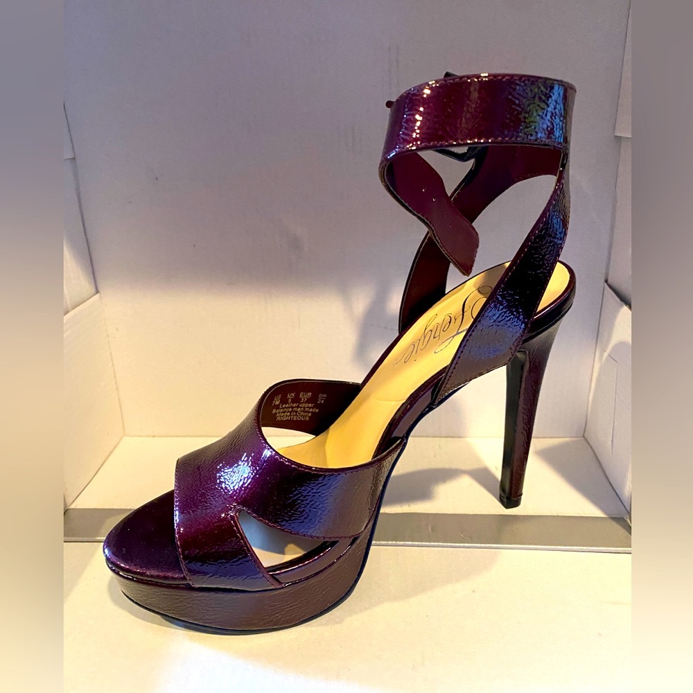 Fergie Righteous icono platform size 7